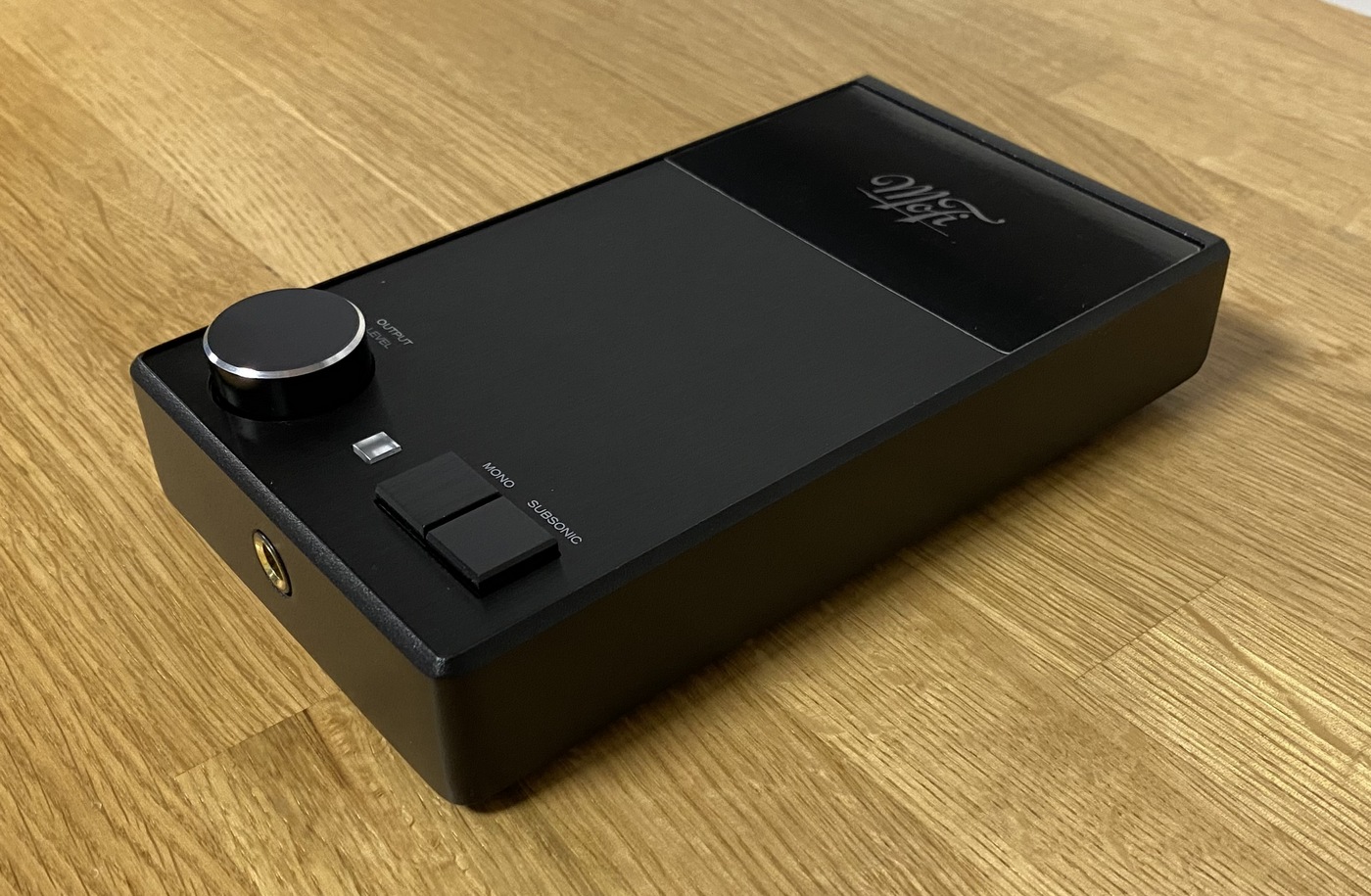 MoFi UltraPhono High-End Audio phono/gramofonový předzesilovač a sluchátkový zesilovač černý