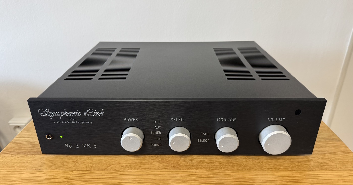 Symphonic Line RG2 MK5 High-End Audio analogový předzesilovač černý