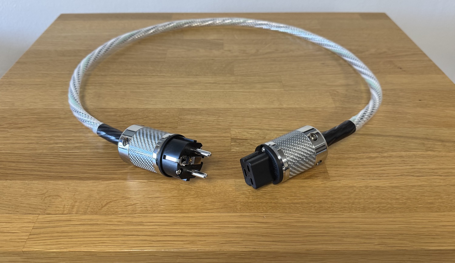 Nordost Valhalla 2 high-endový napájecí kabel C19 NCF v délce 1 m