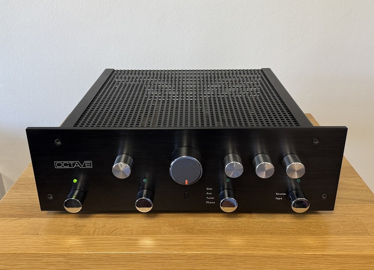 Octave HP 500 MKIII high-endový lampový předzesilovač černý