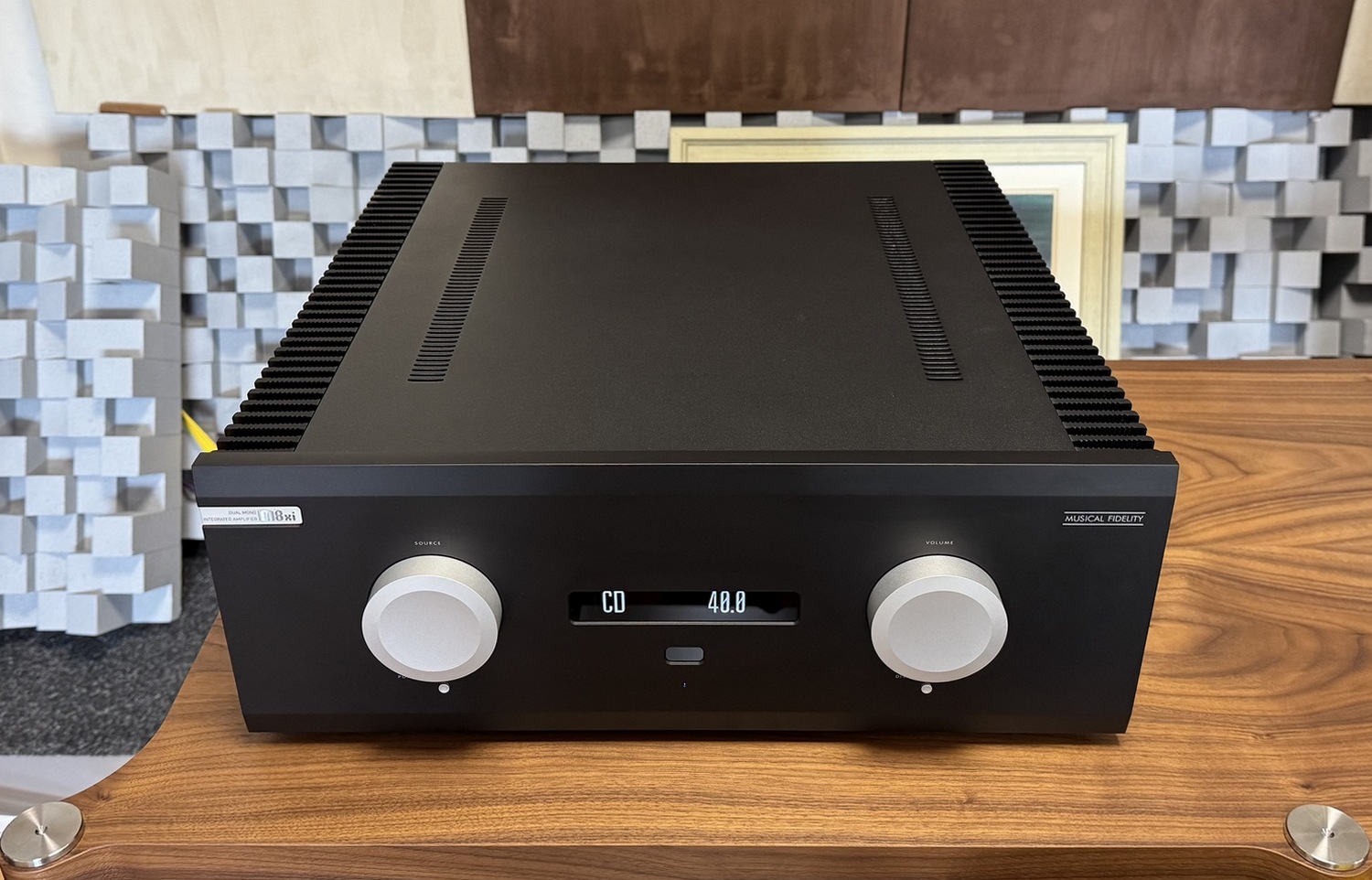 Musical Fidelity M8xi high-endový integrovaný zesilovač/DAC černý