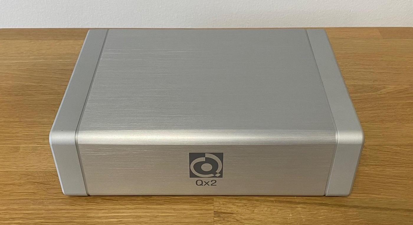 Nordost QRT QX2 High-End Audio napájecí čistička s Quantum Resonant Technology
