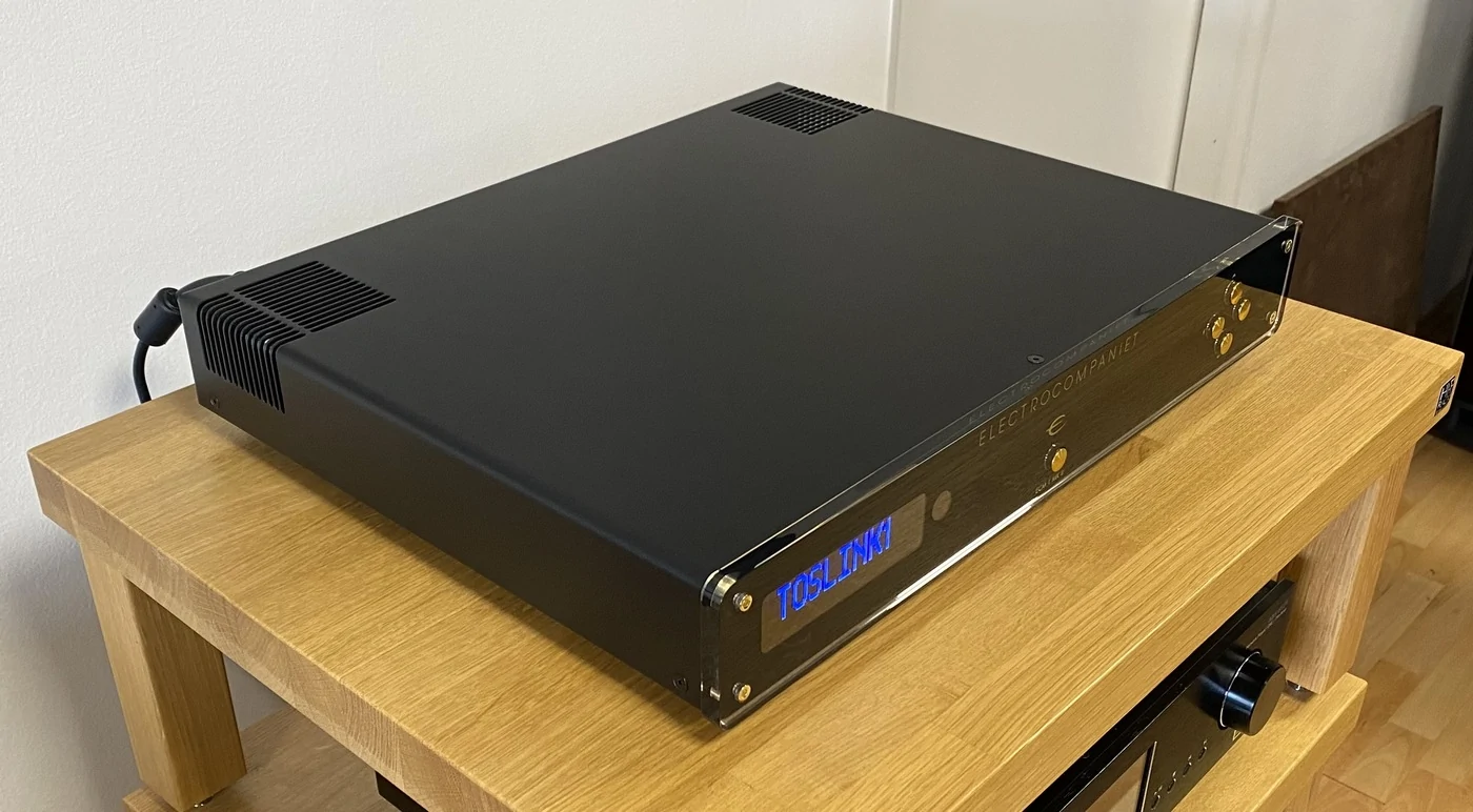 Electrocompaniet ECM 1 MKII High-End Audio síťový přehrávač/streamer, digitální předzesilovač a převodník/DAC černý
