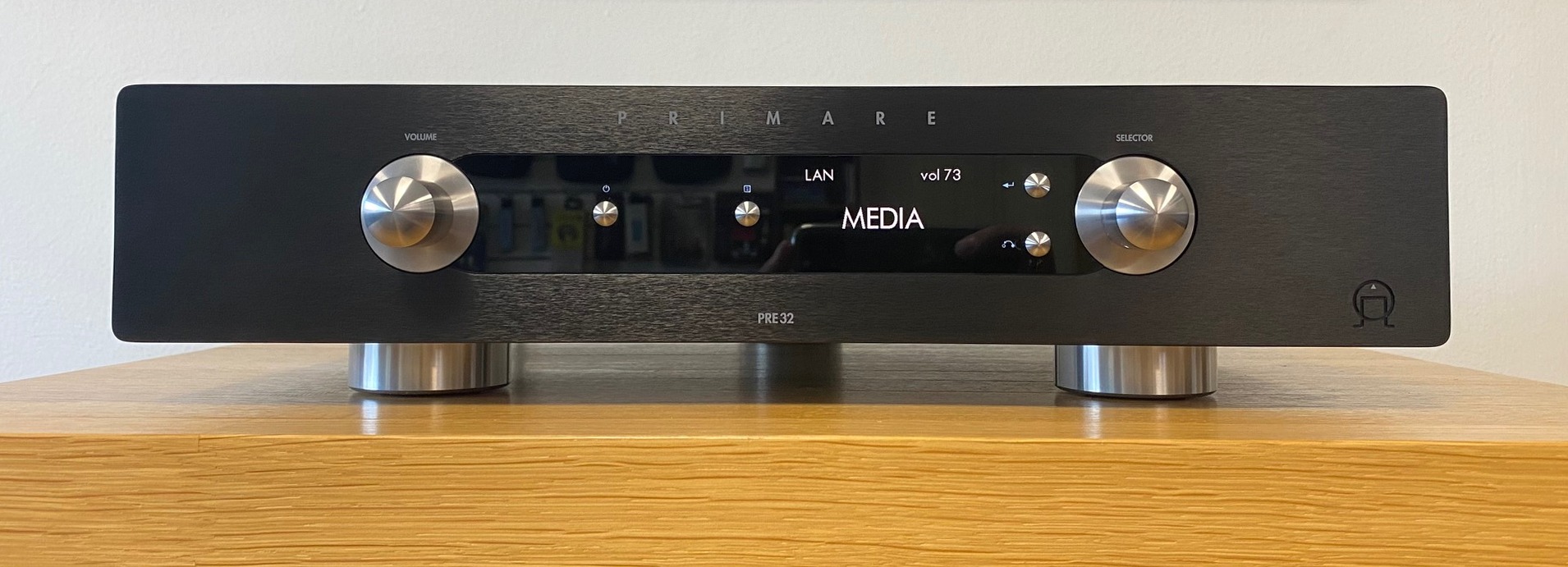 Primare PRE 32 High-End Audio předzesilovač, síťový přehrávač/streamer a převodník/DAC černý + MM30 Media Modul