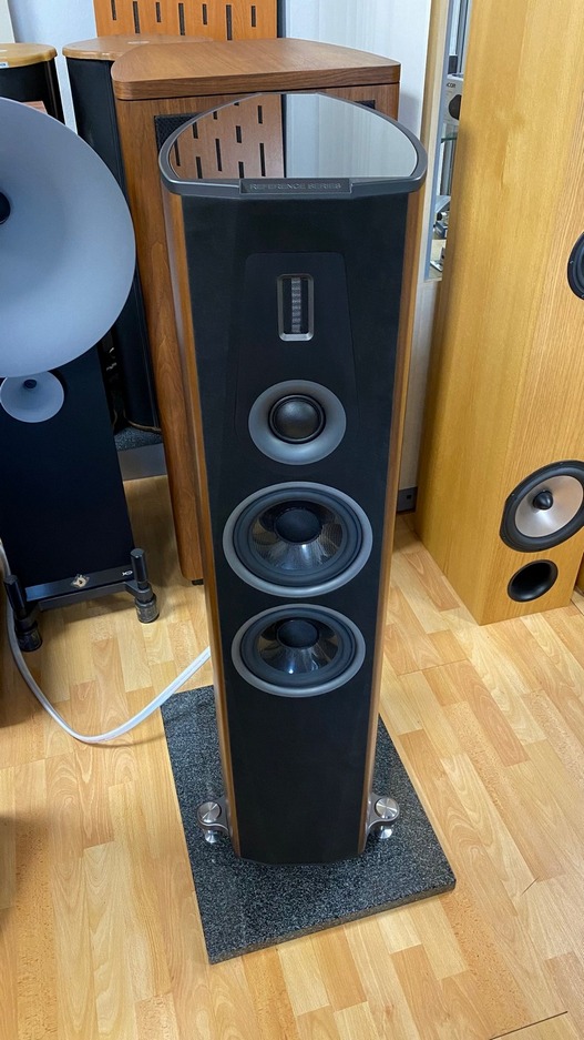 Falcon Acoustics Reference GC6500R High-End Audio sloupové repro/reproduktory/reprosoustavy evropský ořech