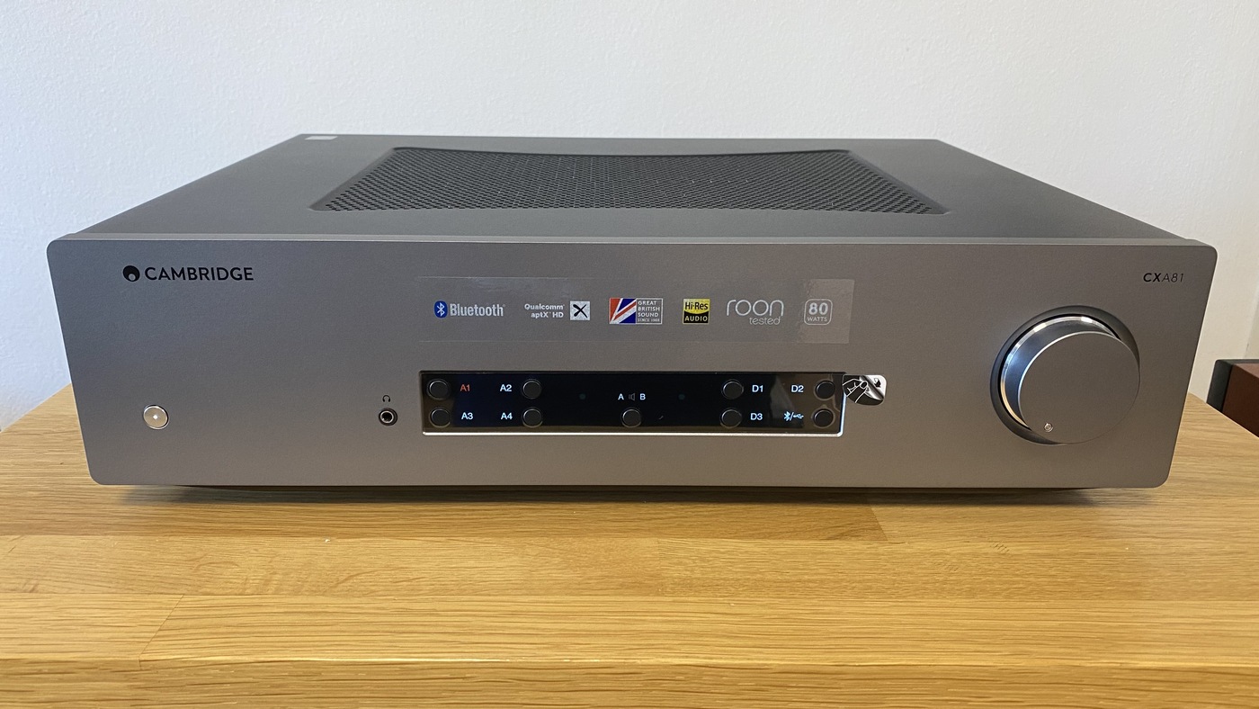 Cambridge Audio CXA81 lunarní šedá