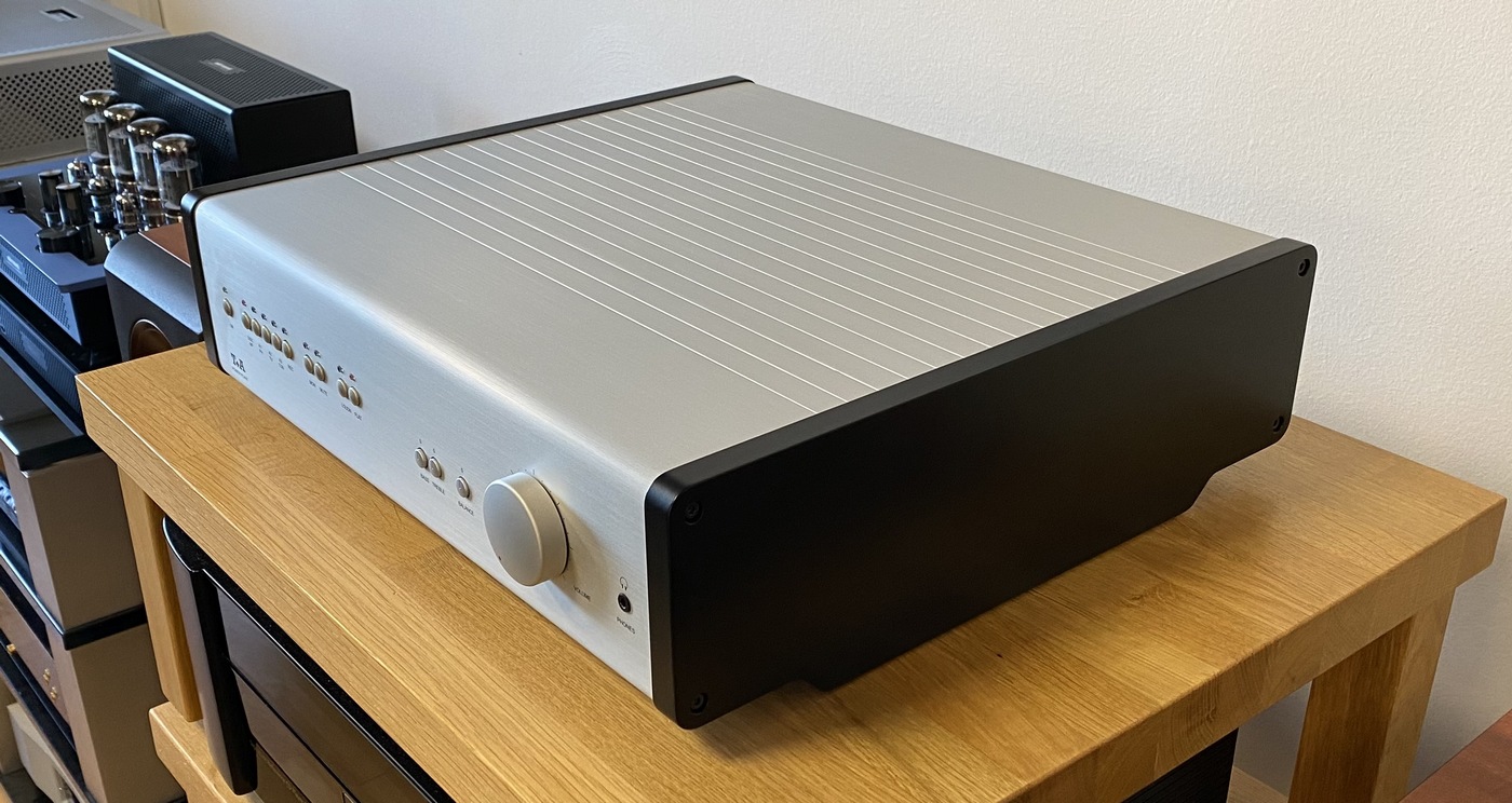 T+A POWER PLANT High-End Audio integrovaný zesilovač, gramofonový/phono předzesilovač stříbrno černý