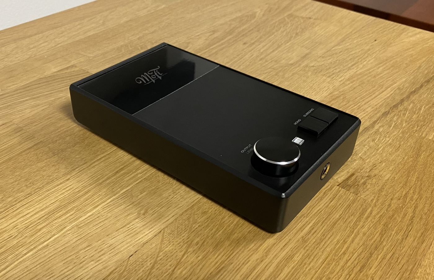 MoFi UltraPhono High-End Audio phono/gramofonový předzesilovač a sluchátkový zesilovač černý
