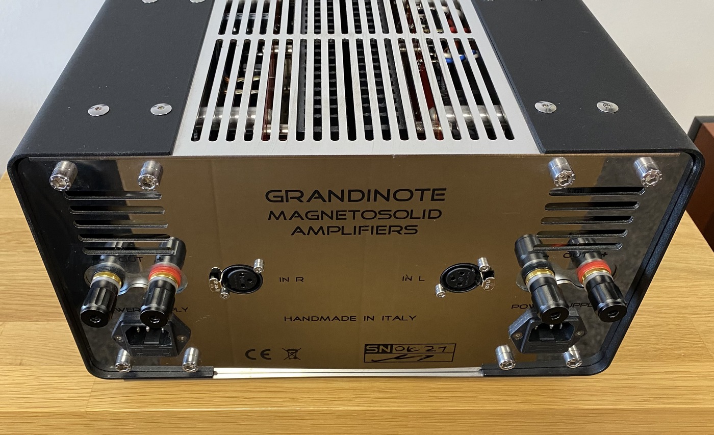 Grandinote Silva High-End Audio koncový zesilovač černý