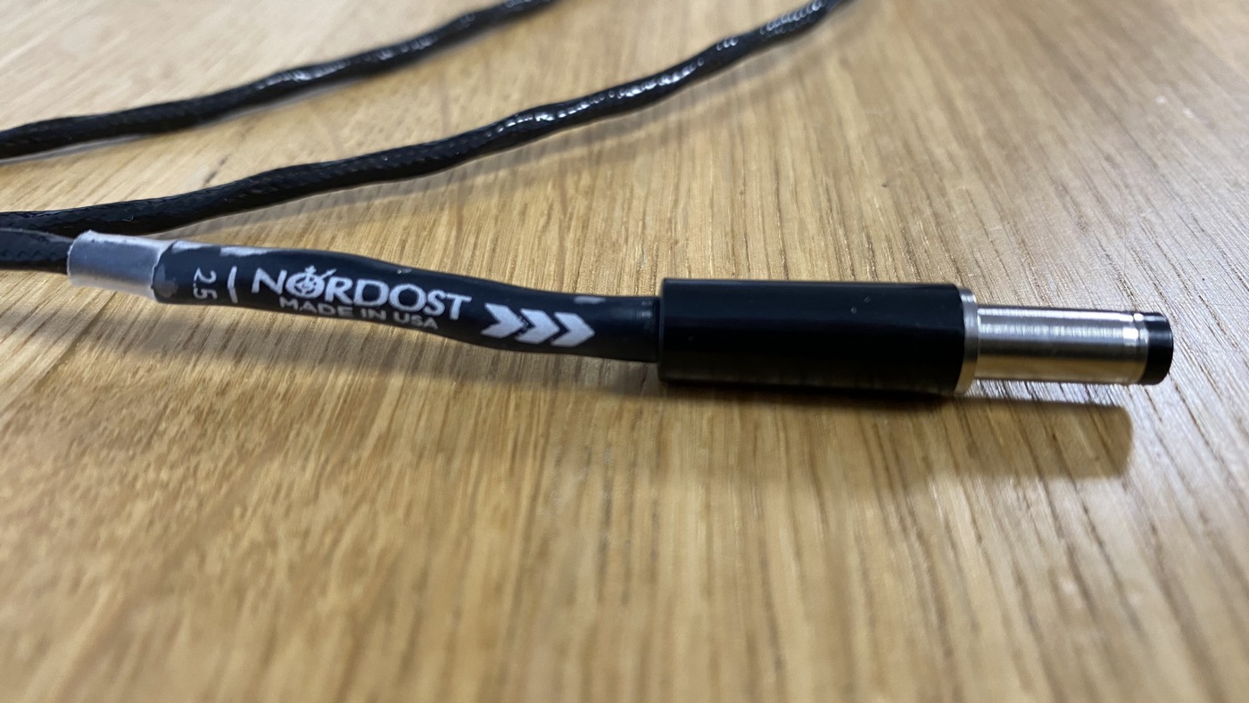 Nordost Qsource Lemo DC 5,5 mm x 2,5 mm High-End Audio napájecí kabel 2 m