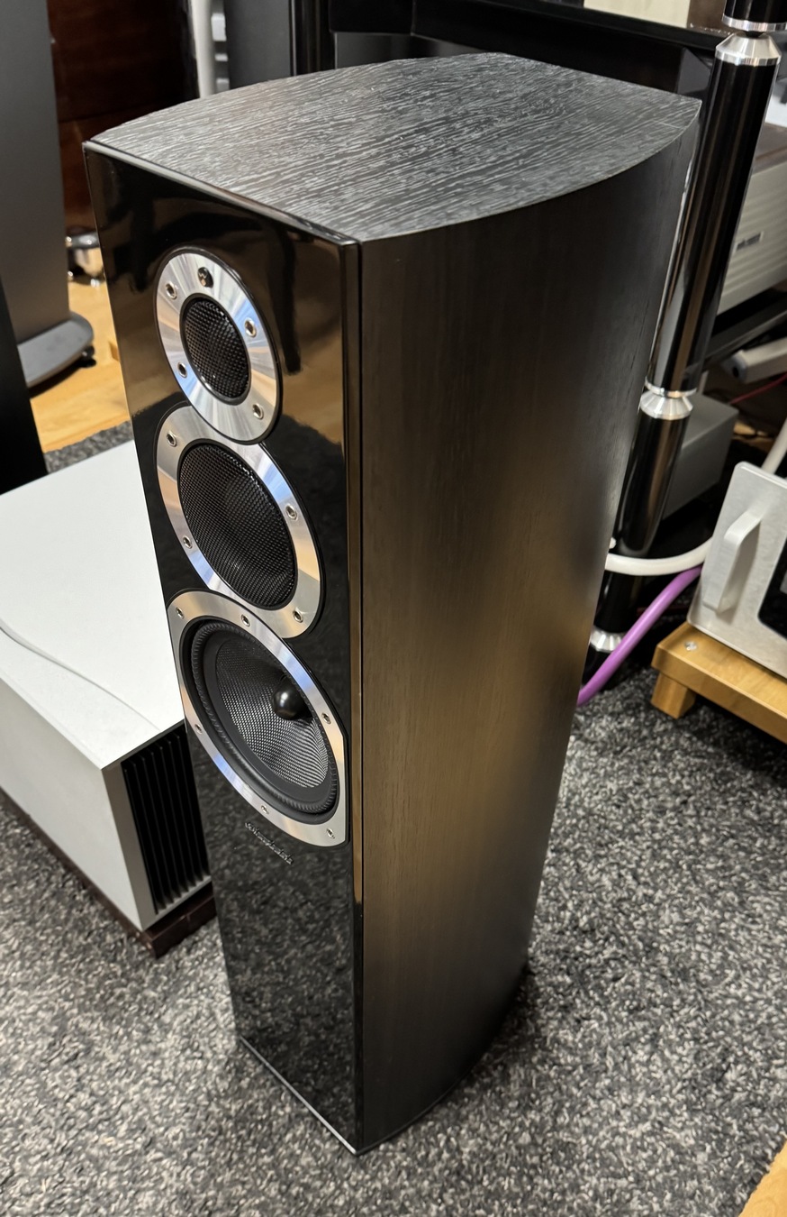 Wharfedale Diamond 10.5 High-End Audio sloupové reprosoustavy černé
