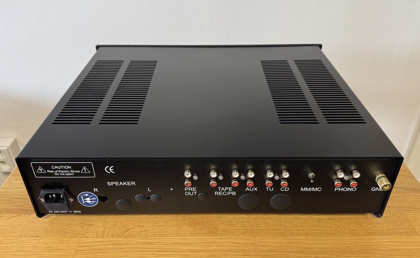 Symphonic Line RG2 MK5 High-End Audio analogový předzesilovač černý