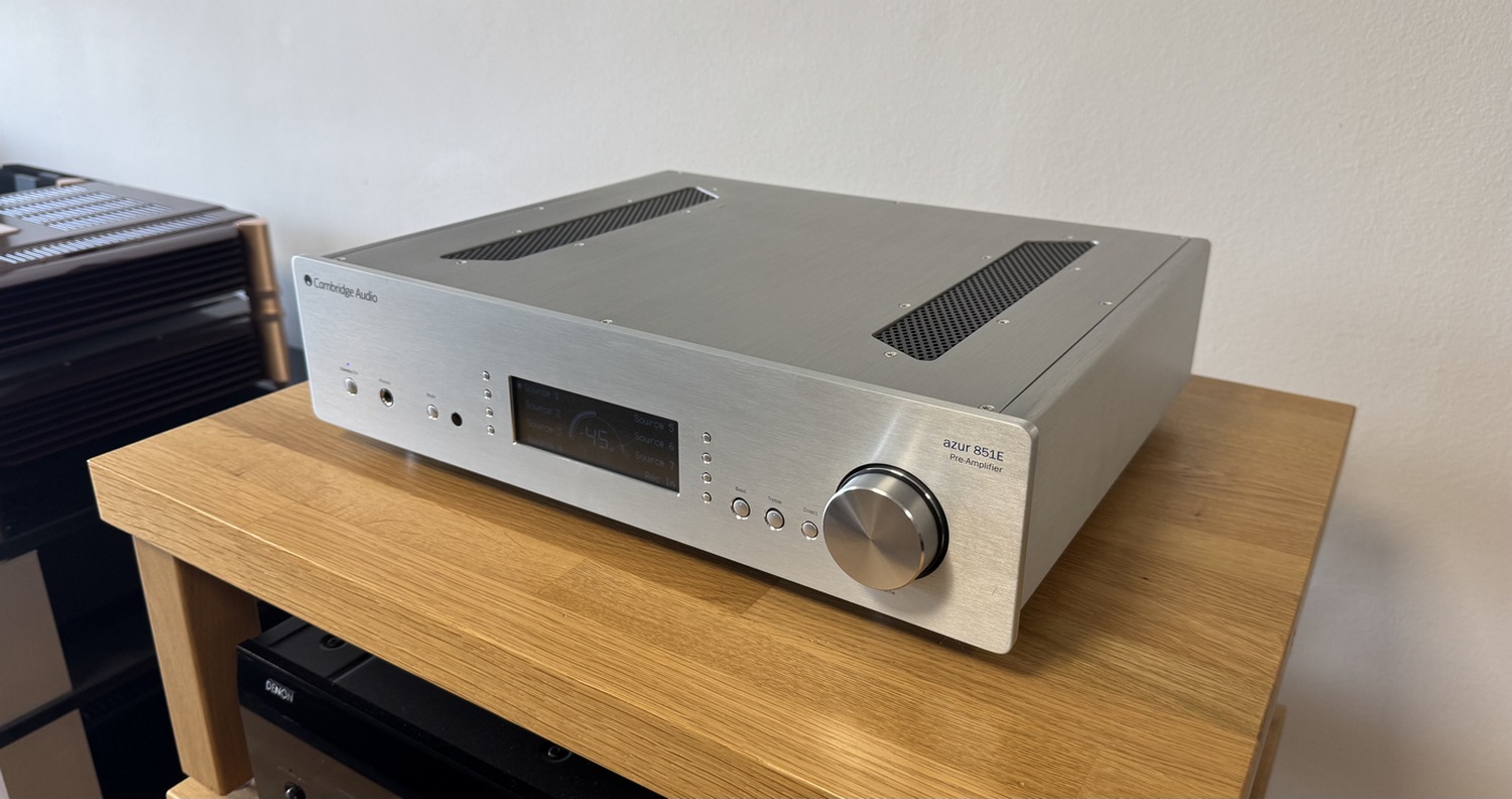 Cambridge Audio Azur 851E High-End Audio analogový předzesilovač stříbrný