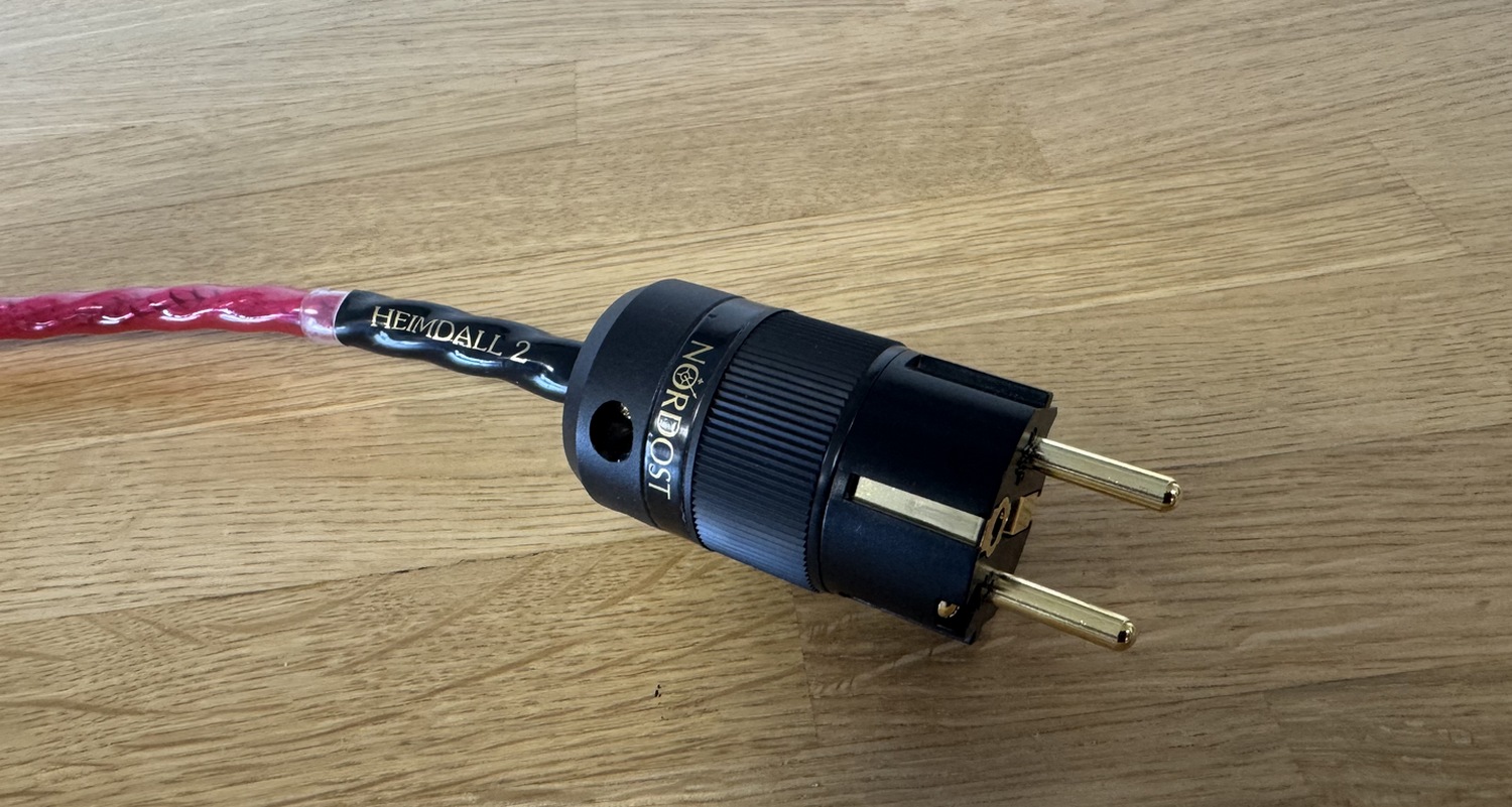 Nordost Heimdall 2 high-endový napájecí kabel C15 v délce 2 m