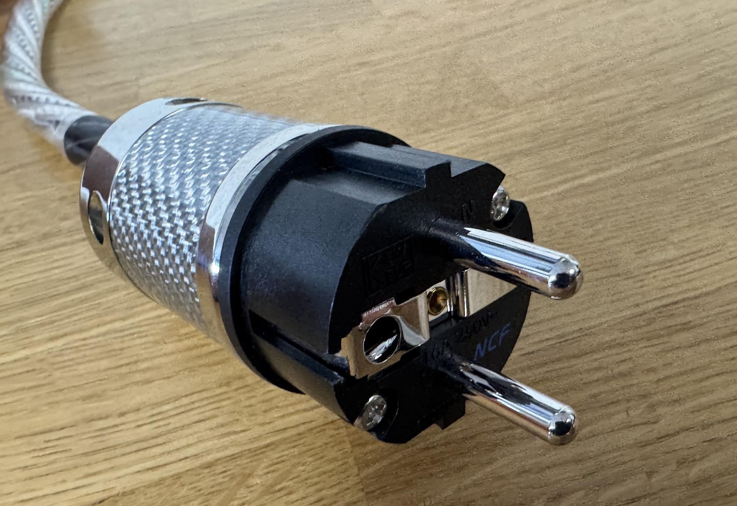 Nordost Valhalla 2 high-endový napájecí kabel C19 NCF v délce 1 m