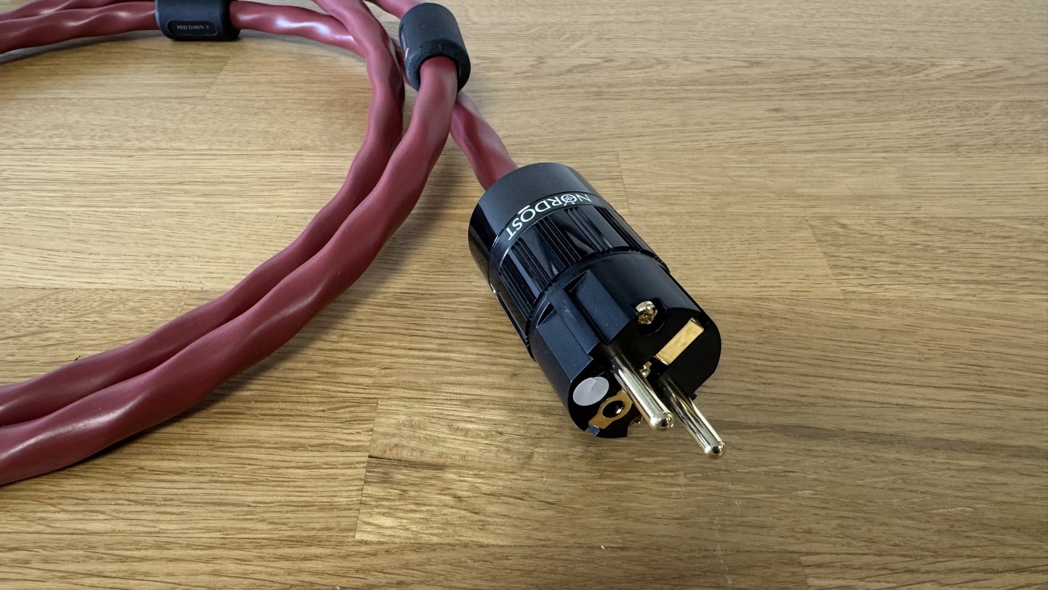 Nordost Red Dawn 3 high-endový napájecí kabel C19 2 m