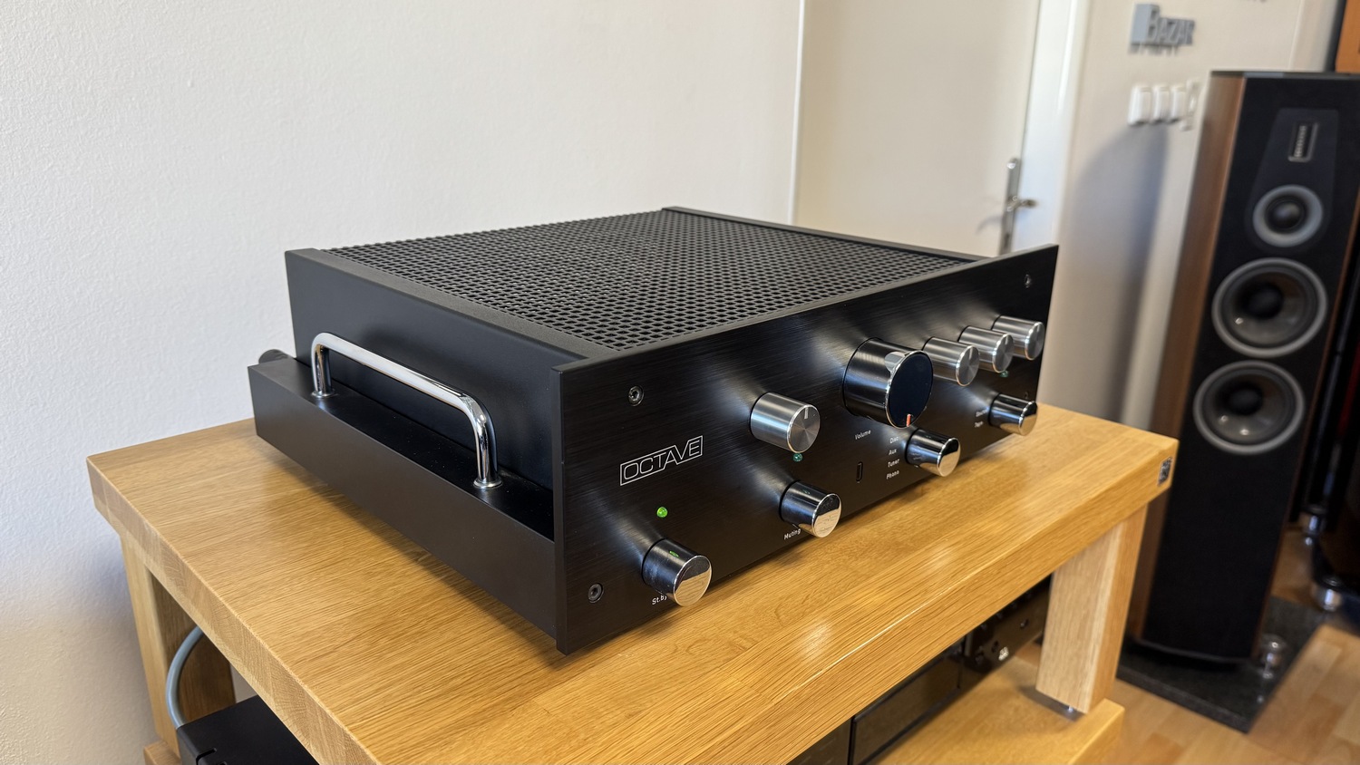 Octave HP 500 MKIII high-endový lampový předzesilovač černý