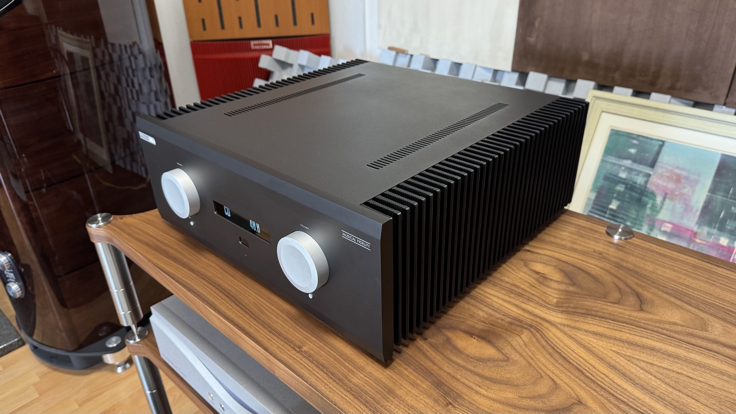 Musical Fidelity M8xi high-endový integrovaný zesilovač/DAC černý