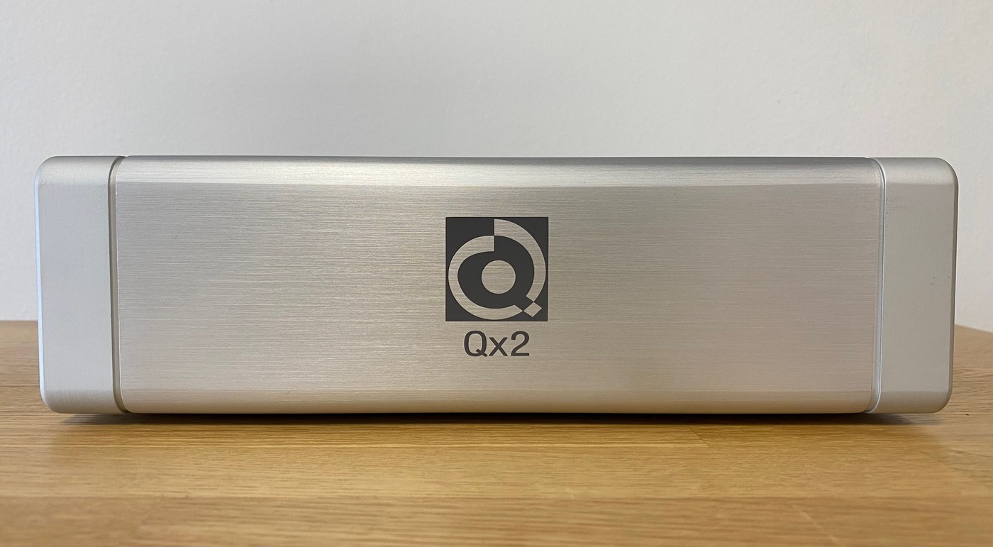Nordost QRT QX2 High-End Audio napájecí čistička s Quantum Resonant Technology
