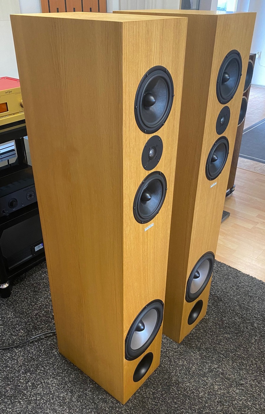 Max Audio MAX High-End Audio sloupové/podlahové repro/reproduktory/reprosoustavy světlý dub