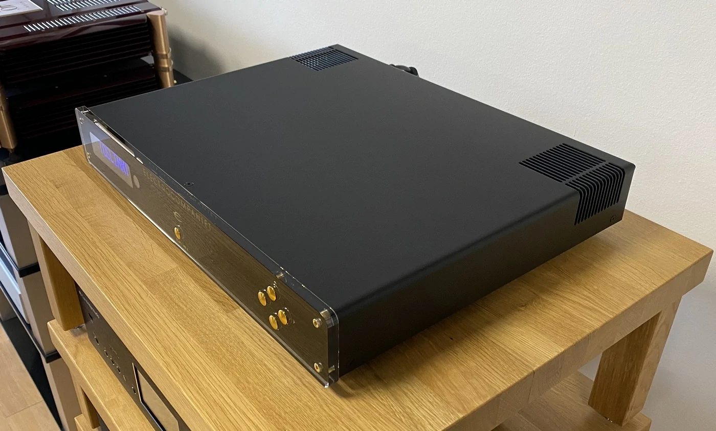 Electrocompaniet ECM 1 MKII High-End Audio síťový přehrávač/streamer, digitální předzesilovač a převodník/DAC černý