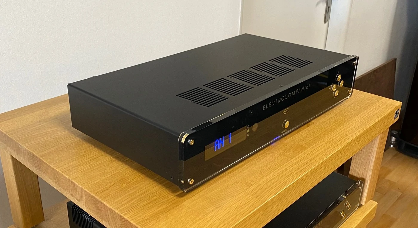 Electrocompaniet ECI 80D High-End Audio integrovaný zesilovač, phono/gramofonový MM předzesilovač a převodník/DAC černý