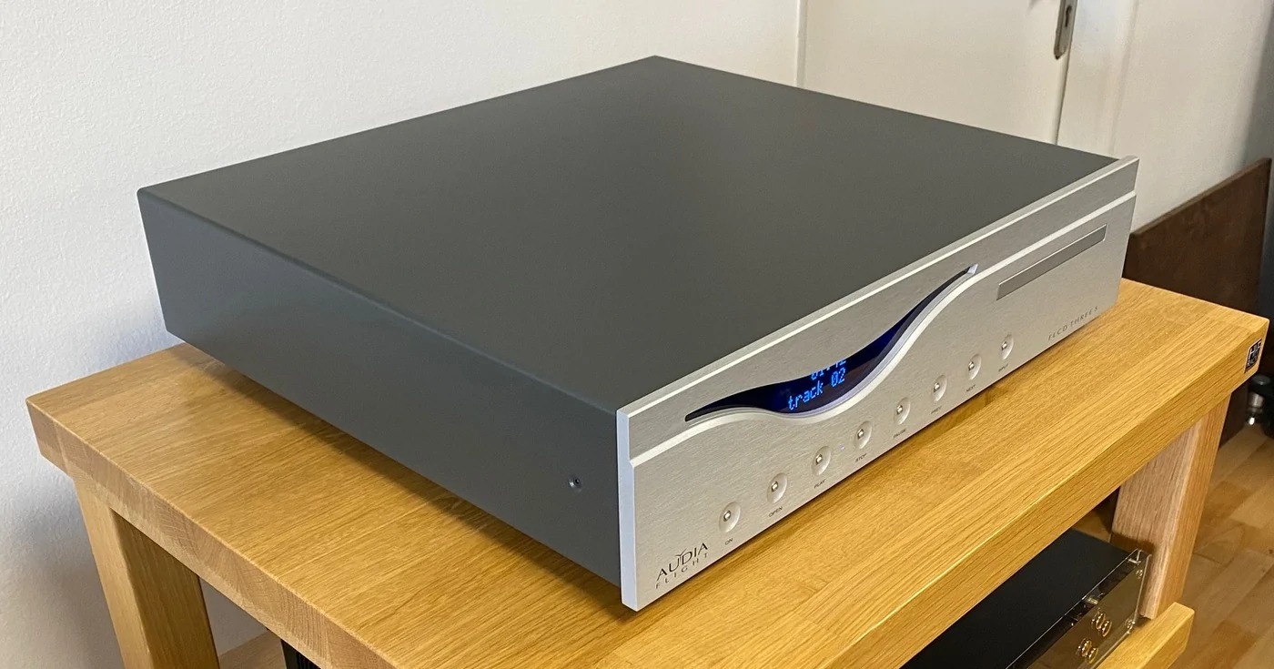 Audia Flight FL CD Three S High-End Audio CD přehrávač + modul digitálních vstupů stříbrný