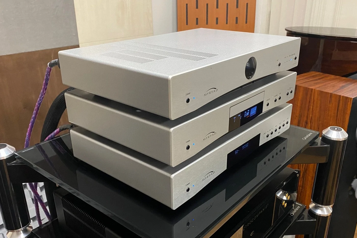 MYRYAD Cameo High-End Audio set - integrovaný zesilovač, CD přehrávač a tuner stříbrná