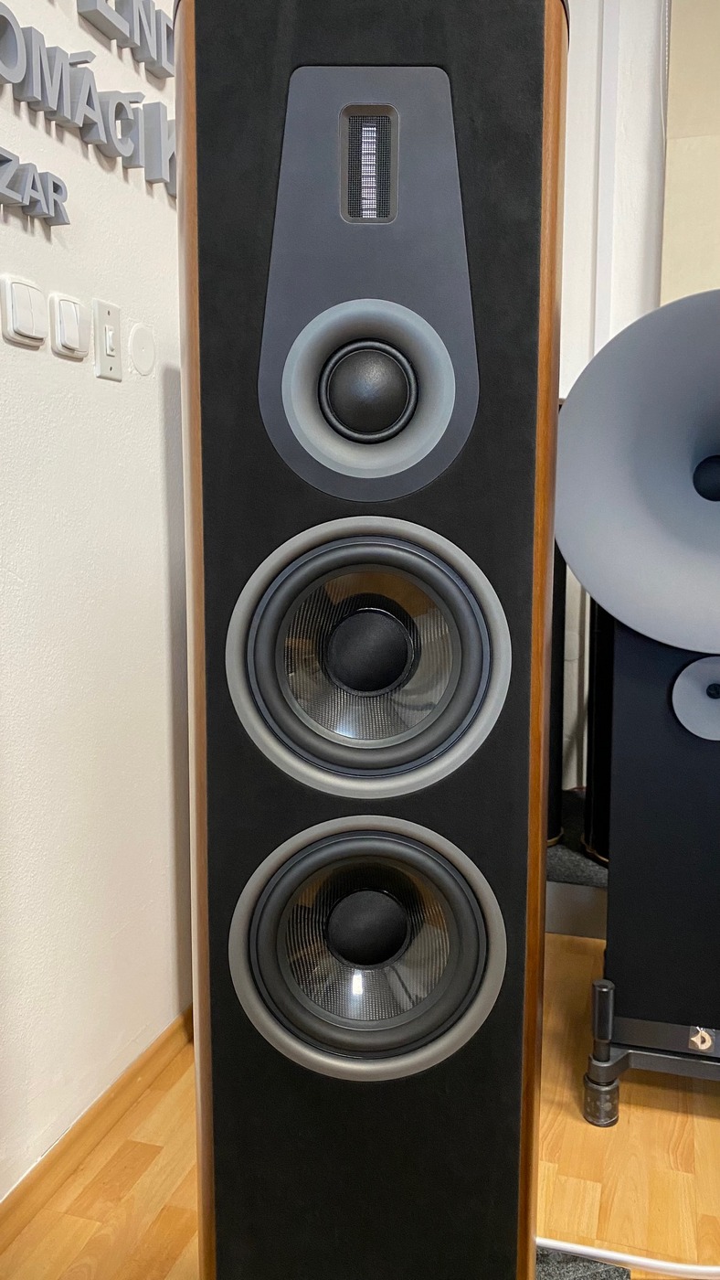 Falcon Acoustics Reference GC6500R High-End Audio sloupové repro/reproduktory/reprosoustavy evropský ořech