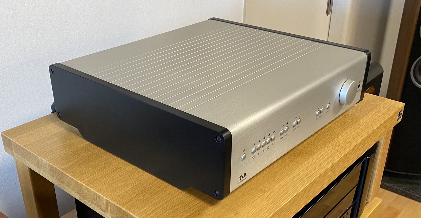 T+A POWER PLANT High-End Audio integrovaný zesilovač, gramofonový/phono předzesilovač stříbrno černý
