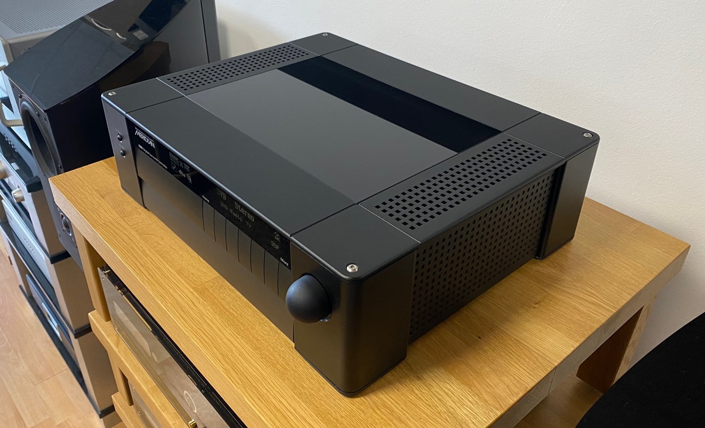 Meridian G68 Digital Surround Controller High-End Audio/Video digitální předzesilovač/procesor černý