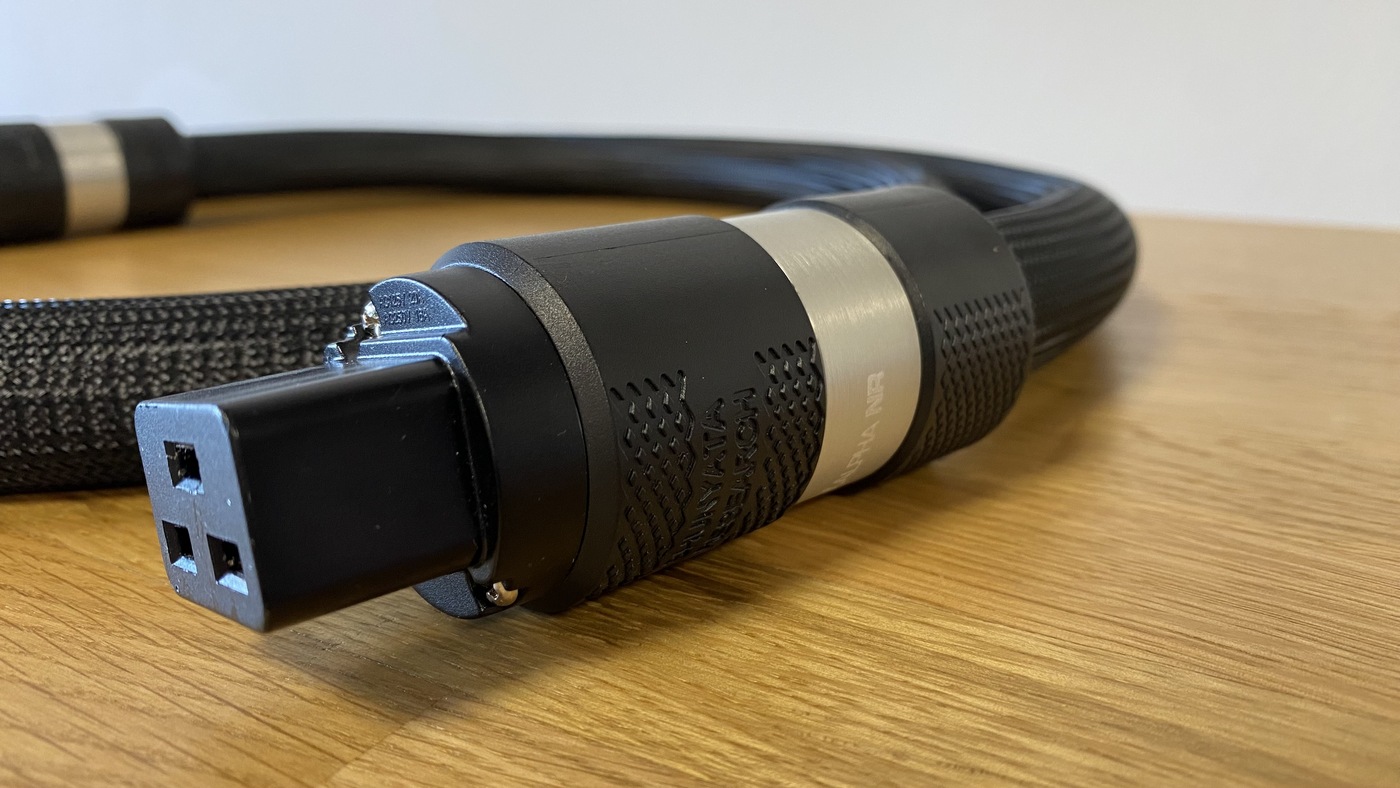 Shunyata Research ALPHA NR High-End Audio napájecí kabel C19 1,75 m