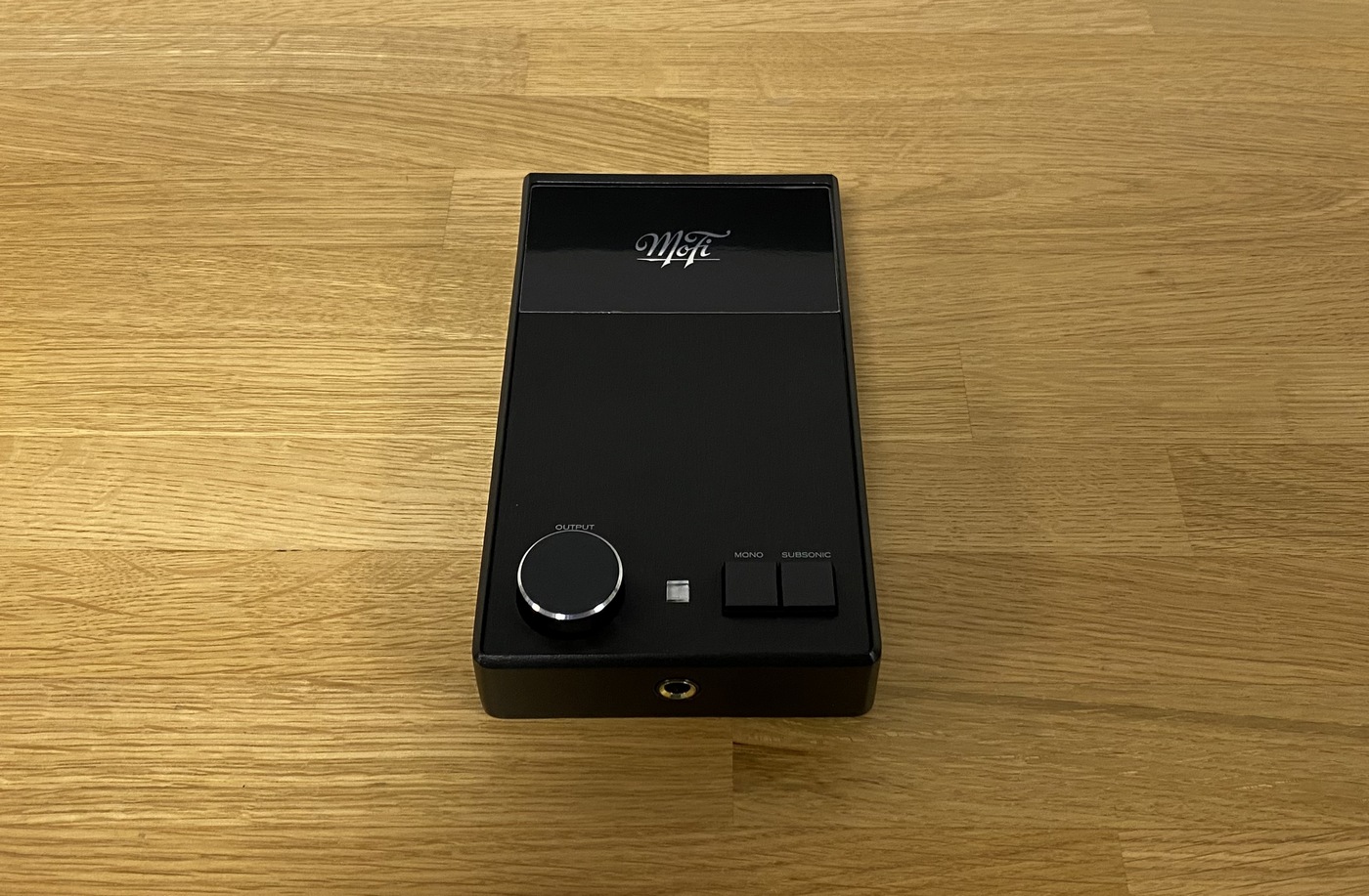 MoFi UltraPhono High-End Audio phono/gramofonový předzesilovač a sluchátkový zesilovač černý