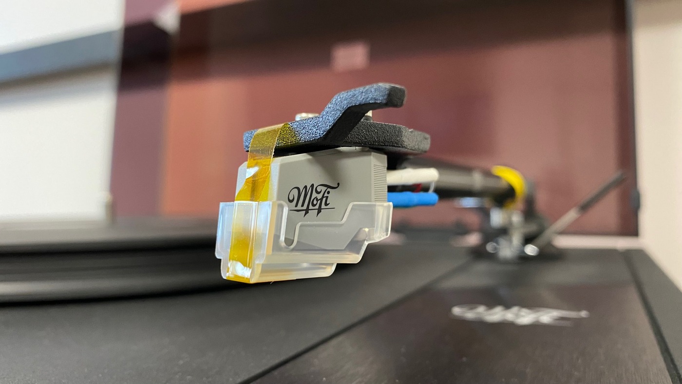 MoFi StudioDeck+ High-End Audio gramofon černý + přenoska StudioTracker