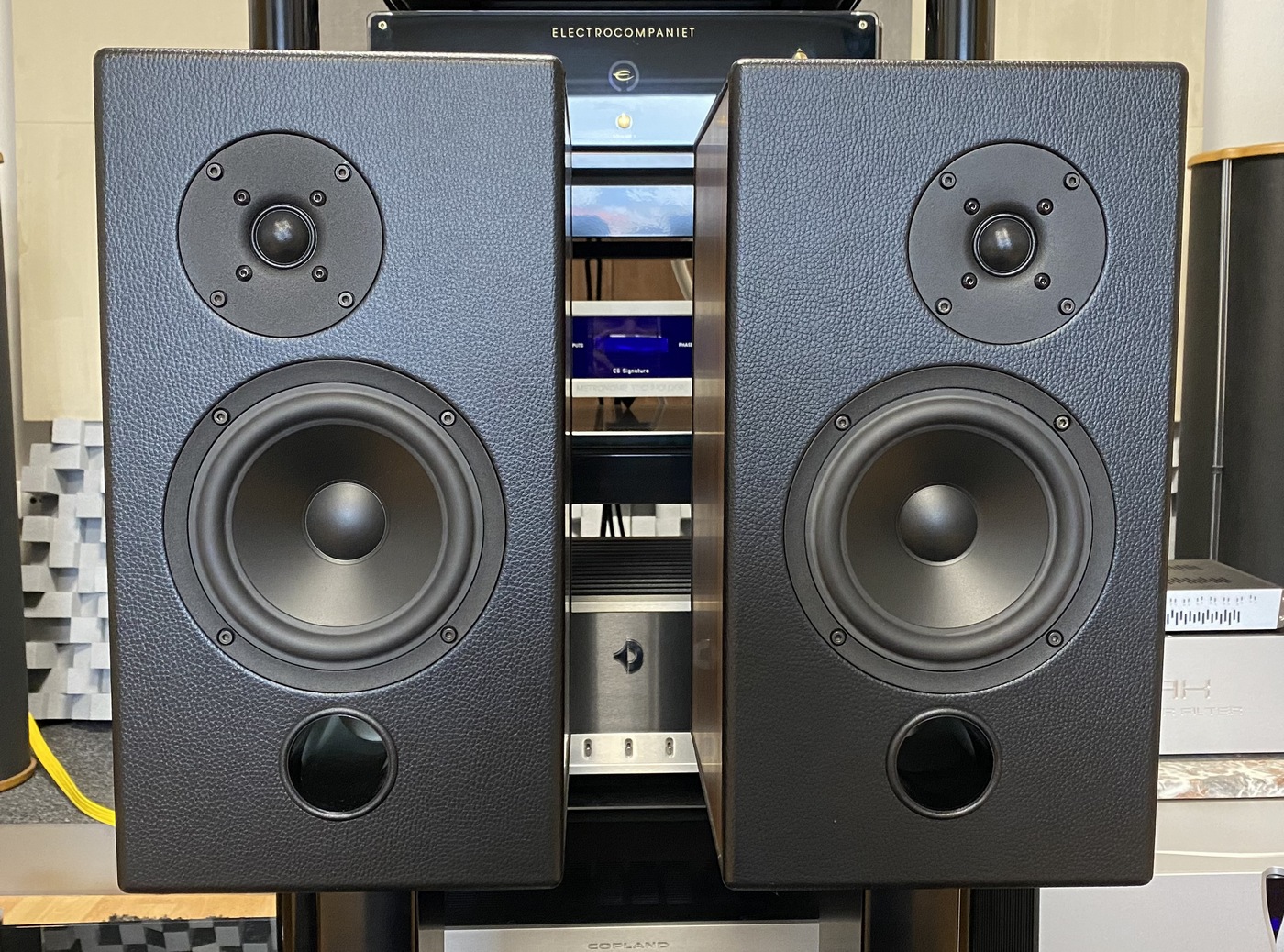 Falcon R.A.M. Studio 20 High-End Audio regálové/stojanové repro/reproduktory/reprosoustavy evropský ořech