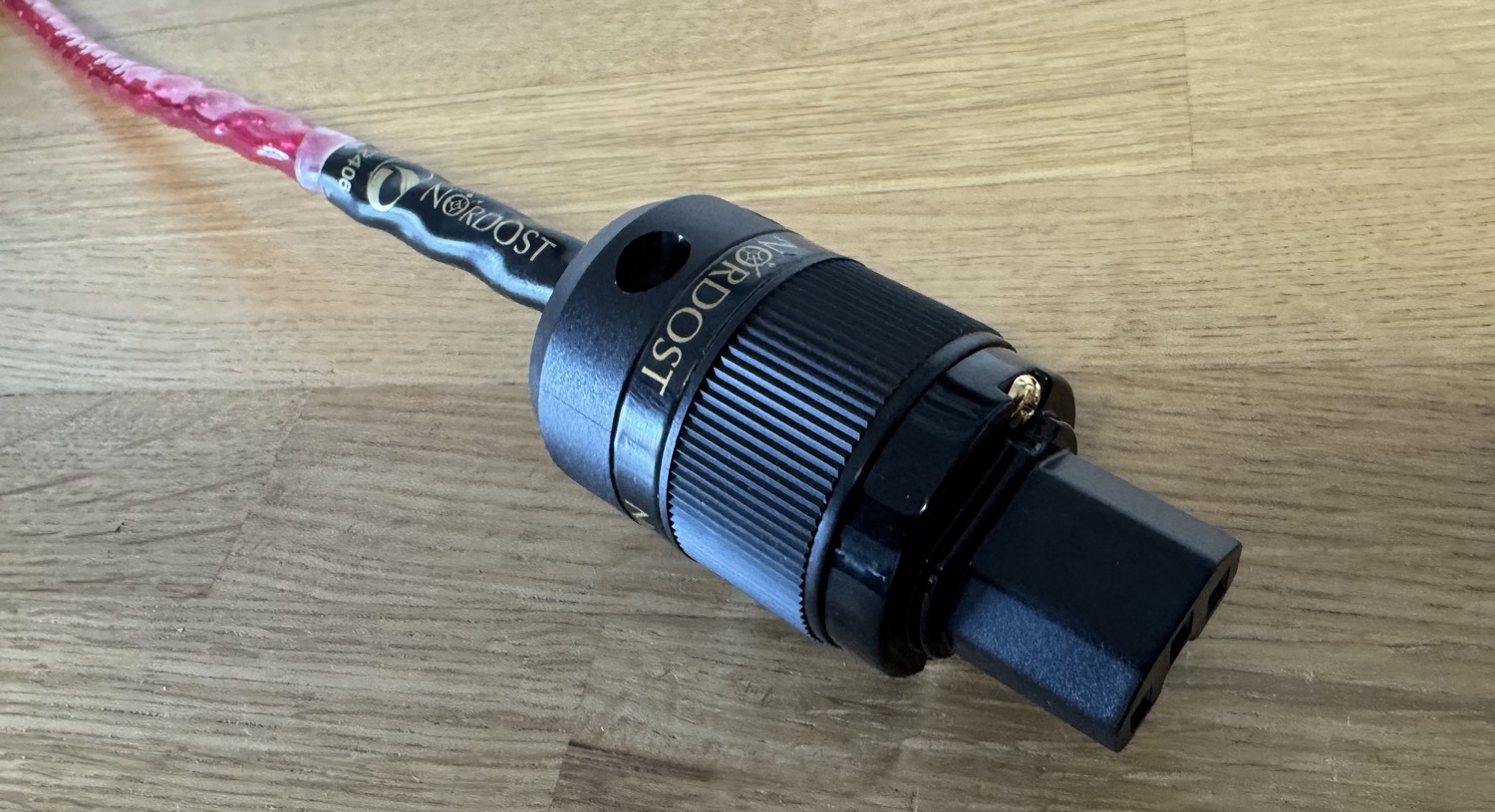 Nordost Heimdall 2 high-endový napájecí kabel C15 v délce 2 m