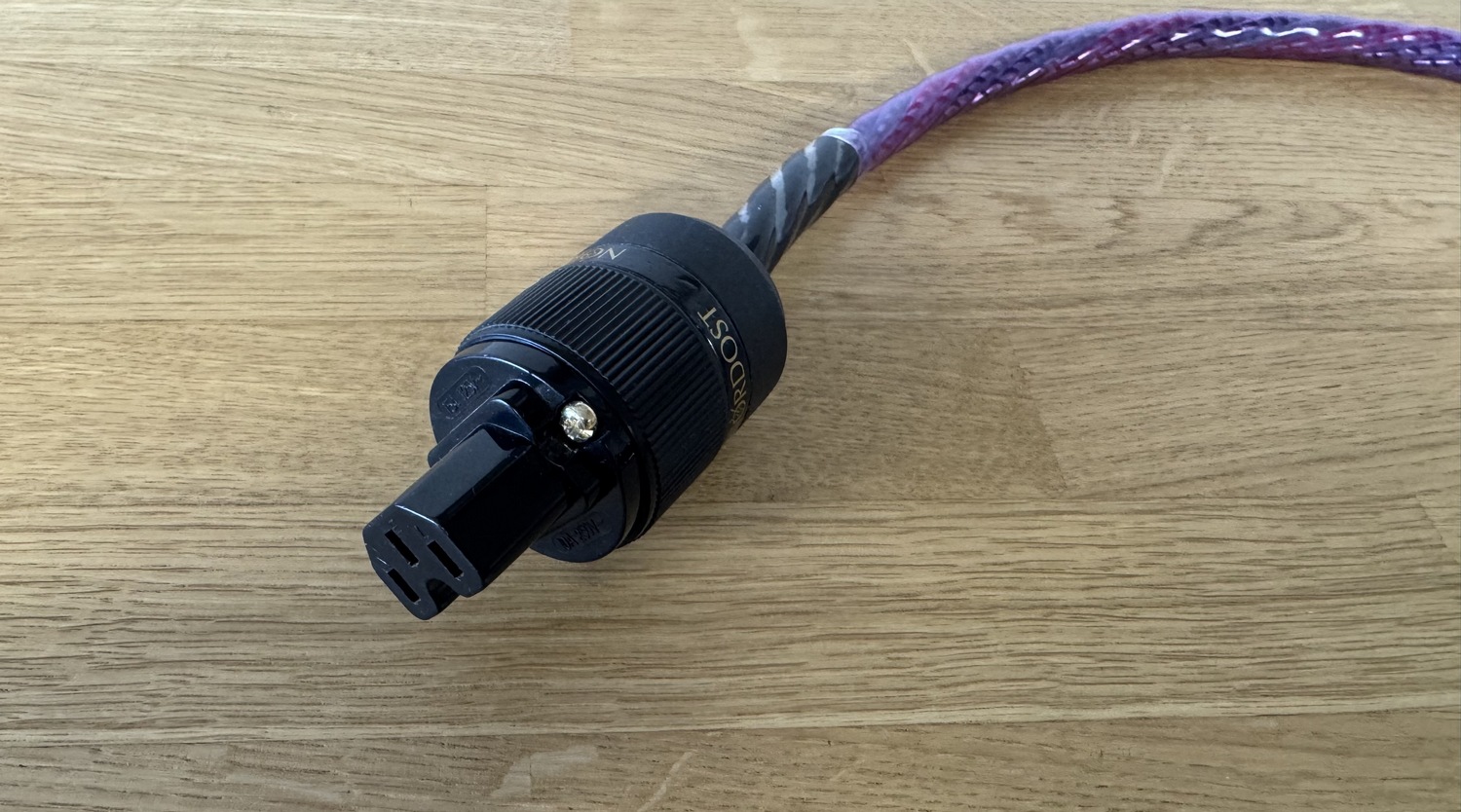 Nordost Frey 2 high-endový napájecí kabel C15 v délce 1 m