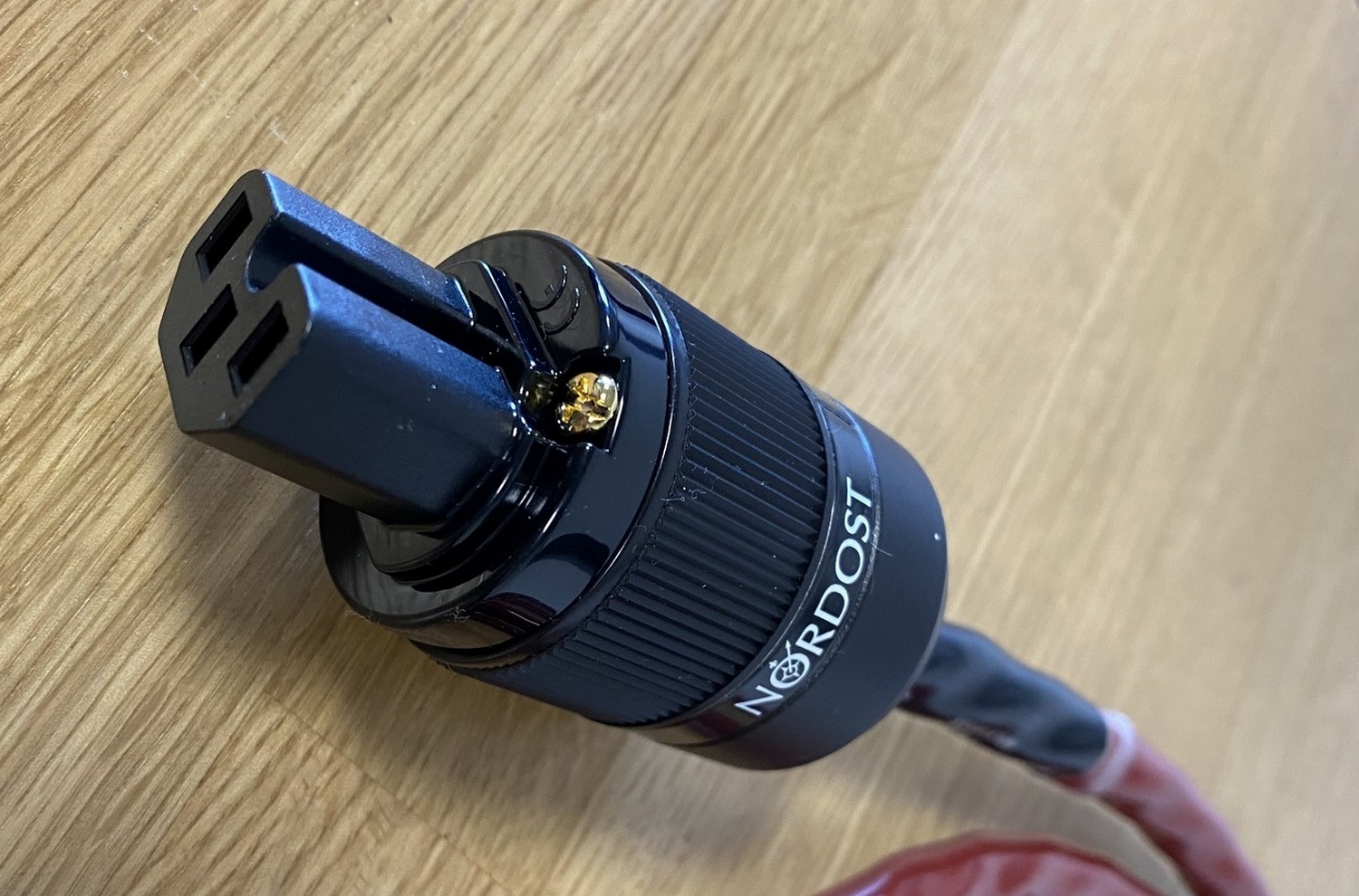 Nordost Red Dawn high-endový napájecí kabel C15 2 m