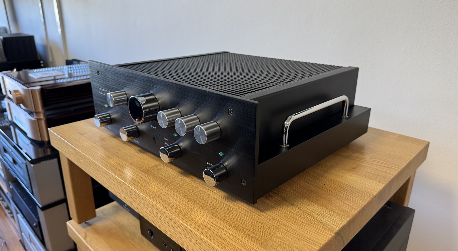 Octave HP 500 MKIII high-endový lampový předzesilovač černý