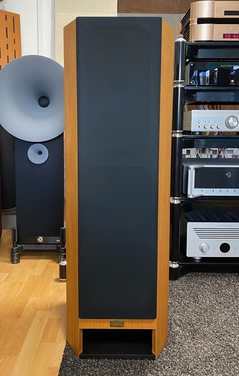 T+A Criterion TMR-160 MK II High-End Audio 4-pásmové sloupové repro/reproduktory/reprosoustavy dub
