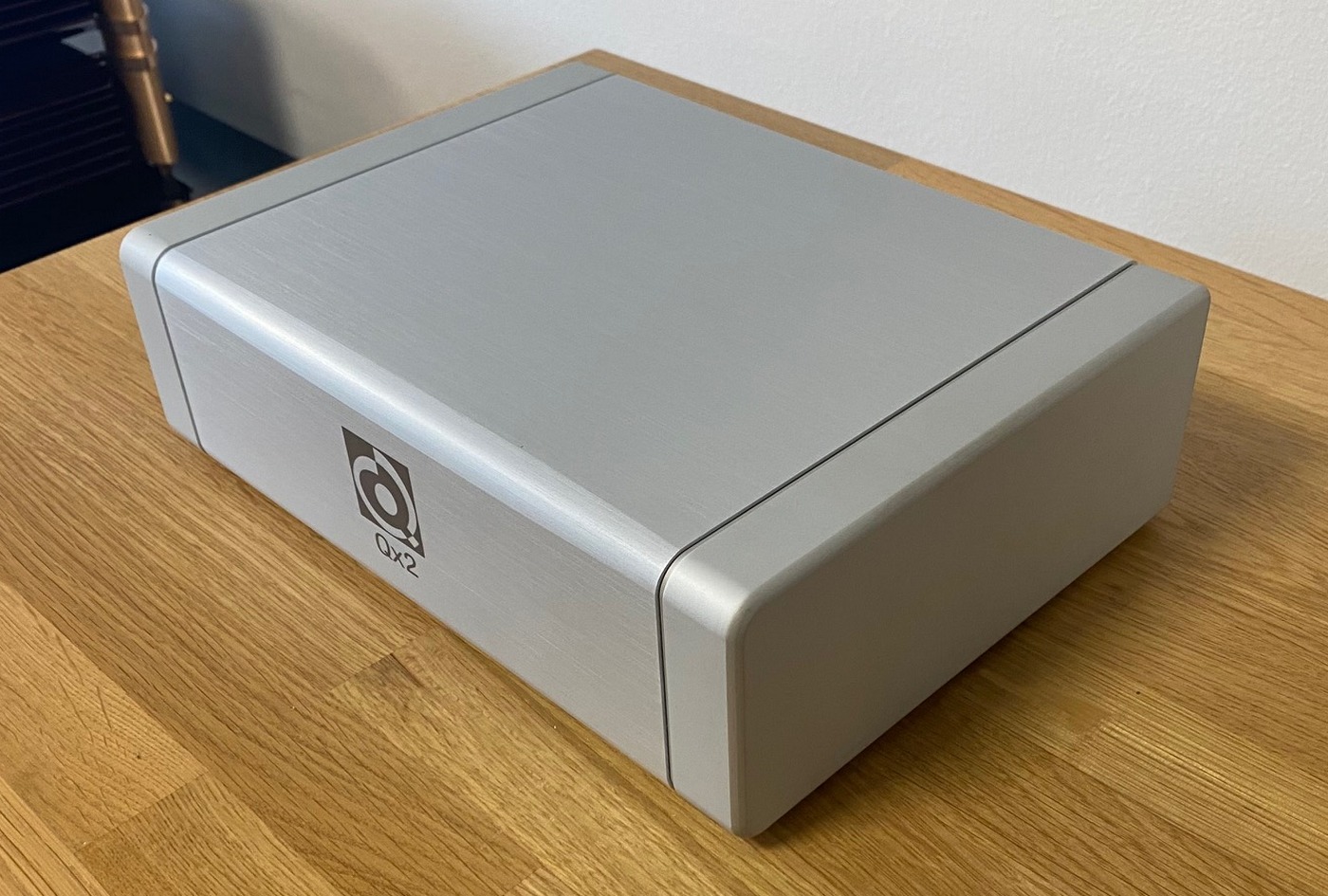 Nordost QRT QX2 High-End Audio napájecí čistička s Quantum Resonant Technology