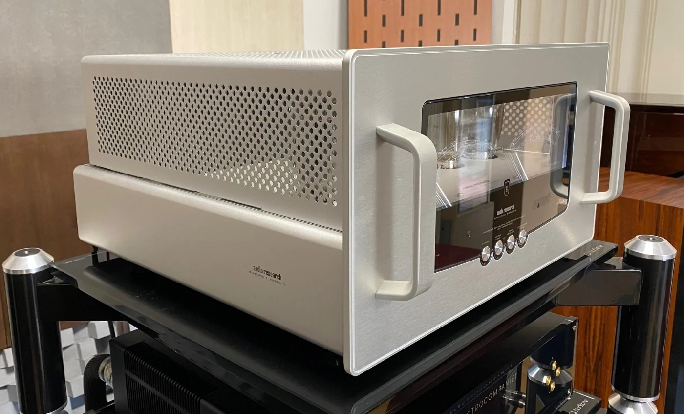 Audio Research Reference 80S High-End Audio lampový koncový zesilovač stříbrný