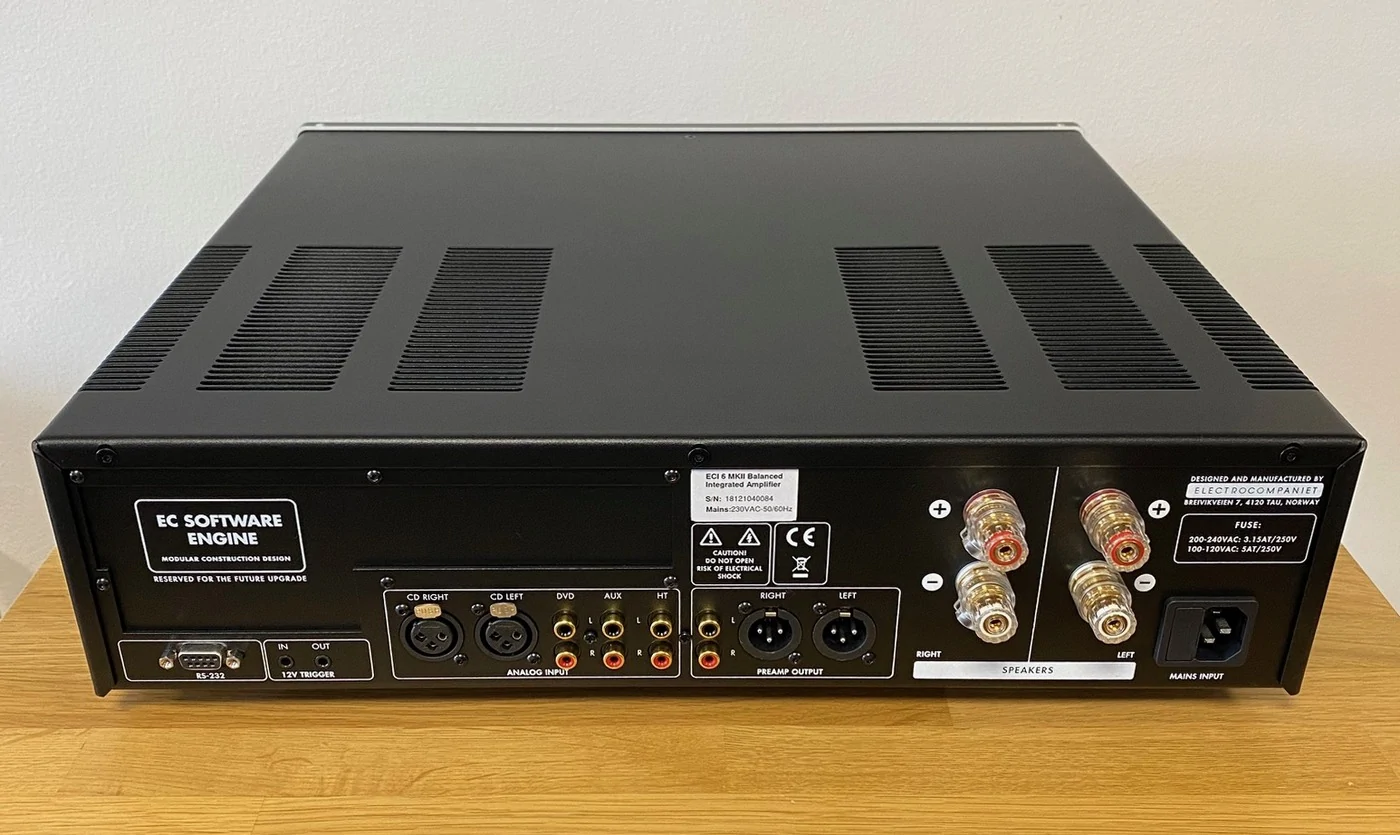 Electrocompaniet ECI 6 MKII High-End Audio integrovaný zesilovač černý