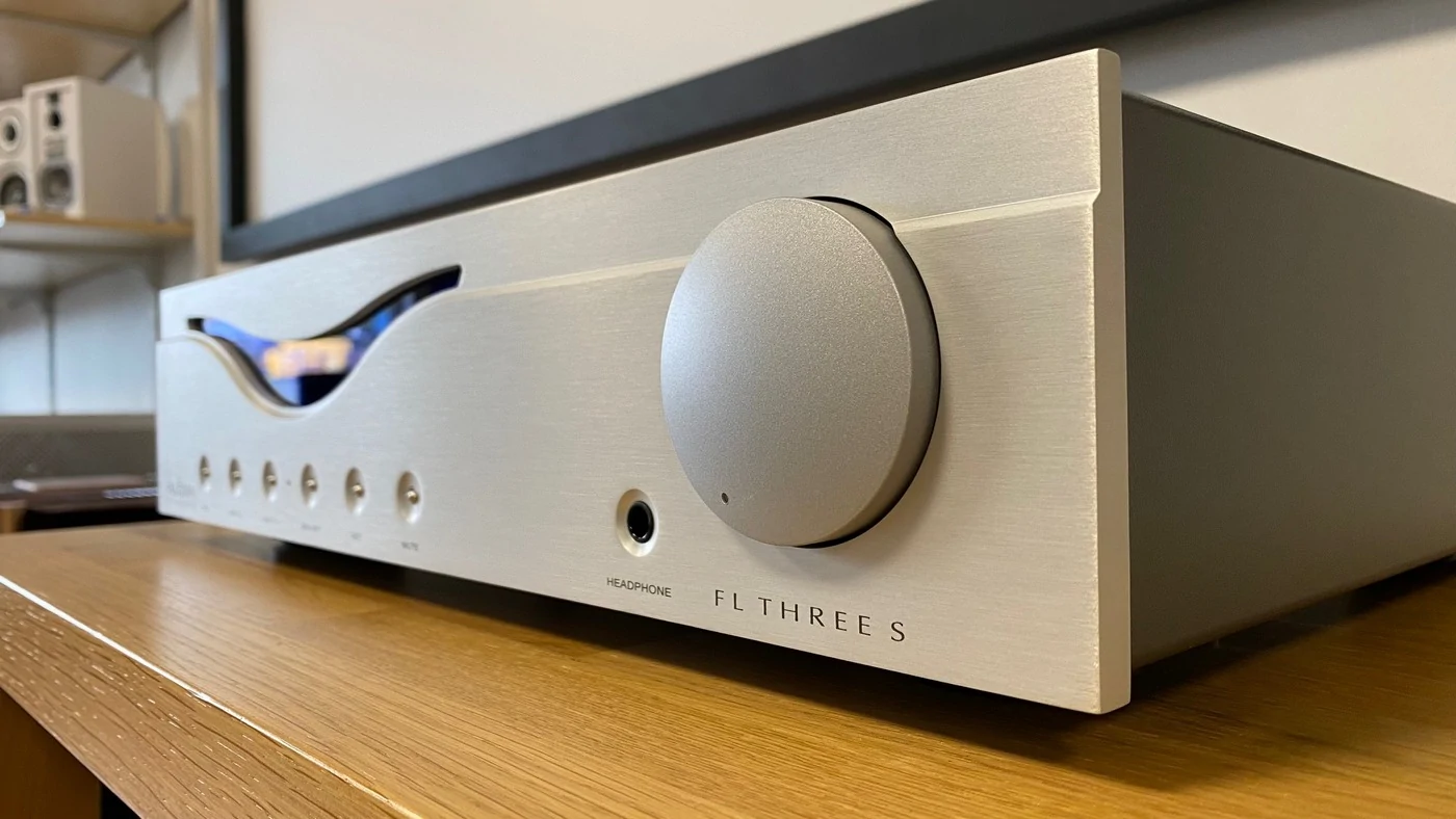 Audia Flight FL Three S High-End Audio integrovaný zesilovač stříbrný