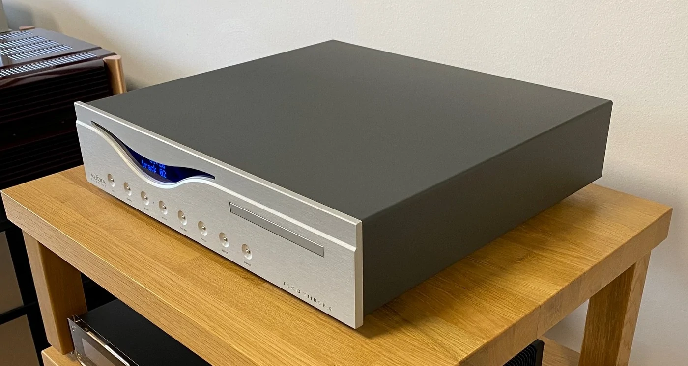 Audia Flight FL CD Three S High-End Audio CD přehrávač + modul digitálních vstupů stříbrný