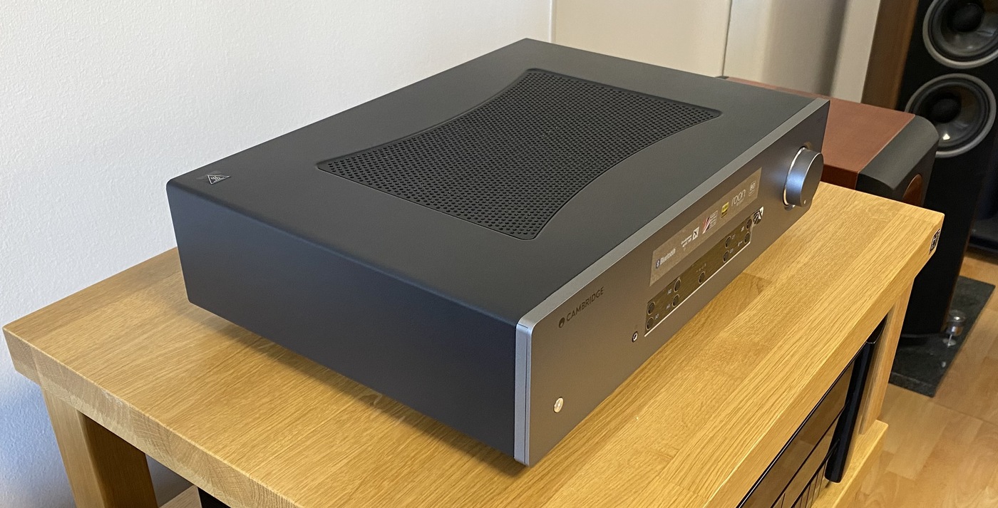Cambridge Audio CXA81 lunarní šedá