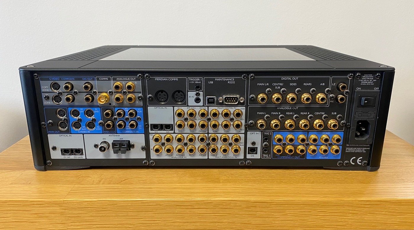 Meridian G68 Digital Surround Controller High-End Audio/Video digitální předzesilovač/procesor černý