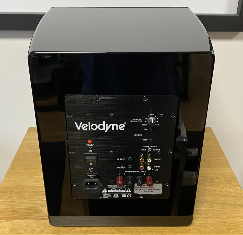 Velodyne SPL-1200 Ultra High-End Audio aktivní subwoofer černý lesklý