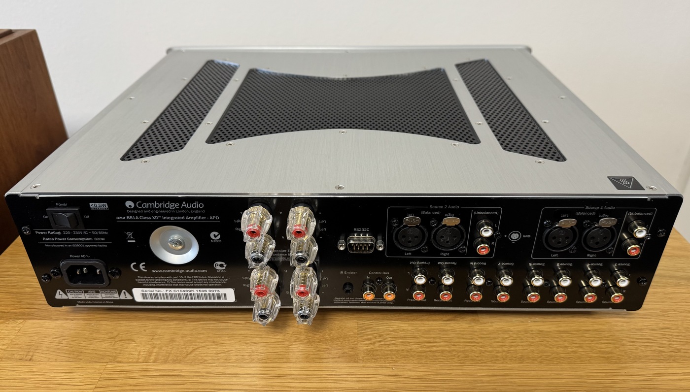 Cambridge Audio Azur 851A integrovaný zesilovač stříbrný