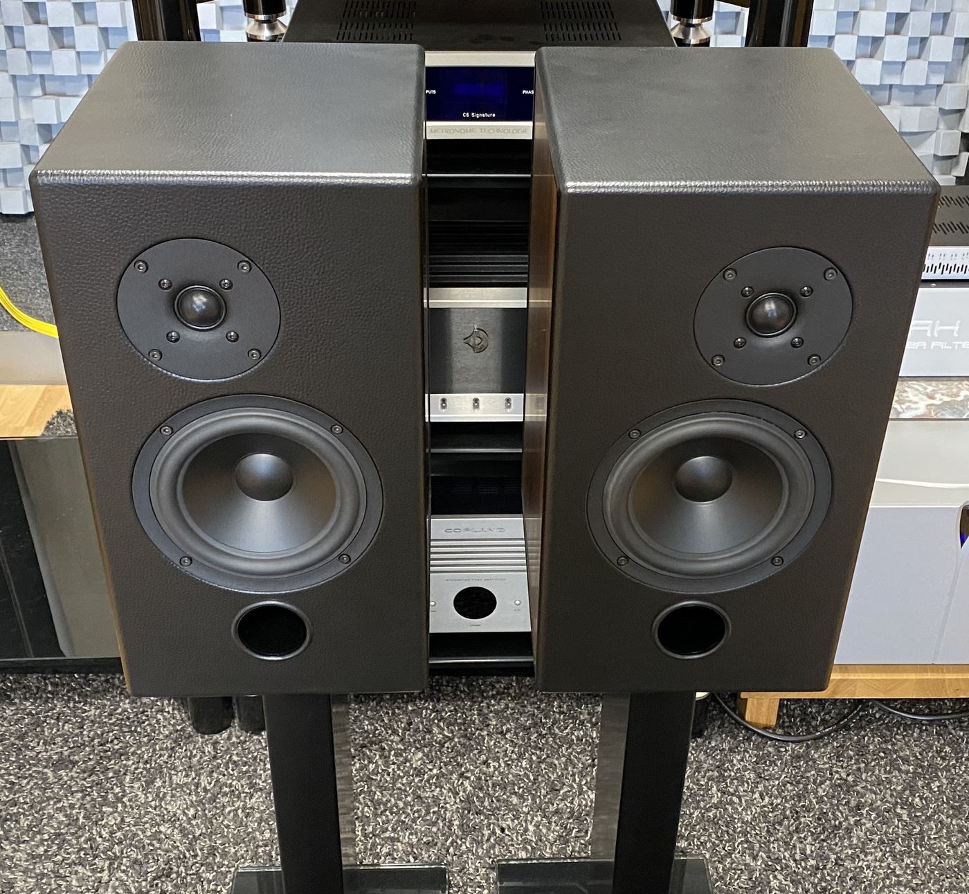 Falcon R.A.M. Studio 20 High-End Audio regálové/stojanové repro/reproduktory/reprosoustavy evropský ořech